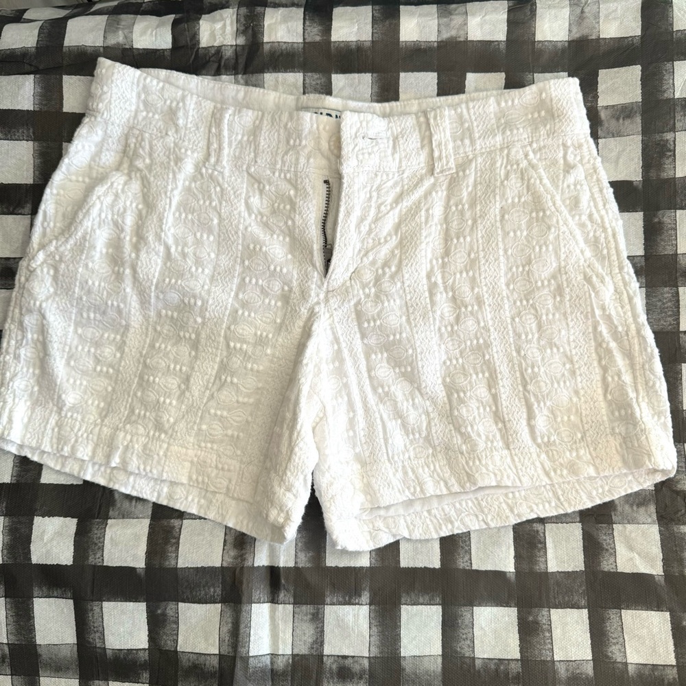 OLD NAVY SHORTS SIZE 0 NEVER WORN